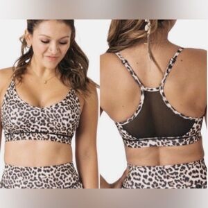 ZYIA Black and White Activewear Top